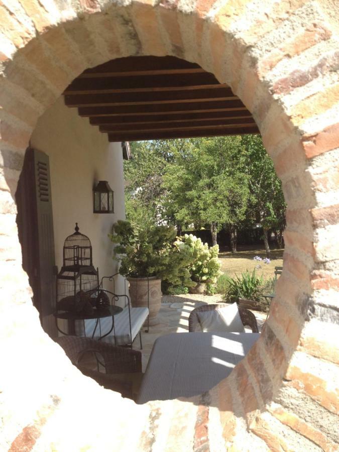 Hôtel La Grande Poterie à Coulandon Extérieur photo
