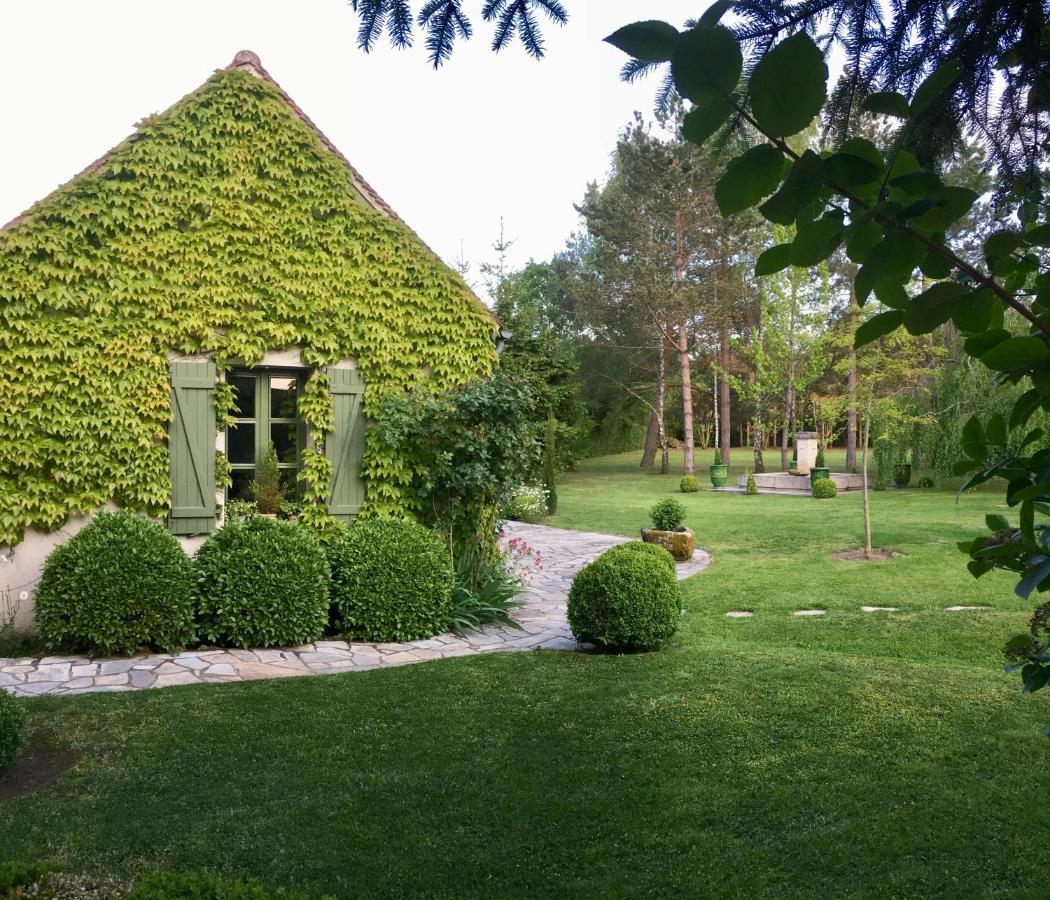 Hôtel La Grande Poterie à Coulandon Extérieur photo